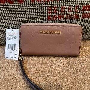 Michael Kors Dusty Rose Wristlet